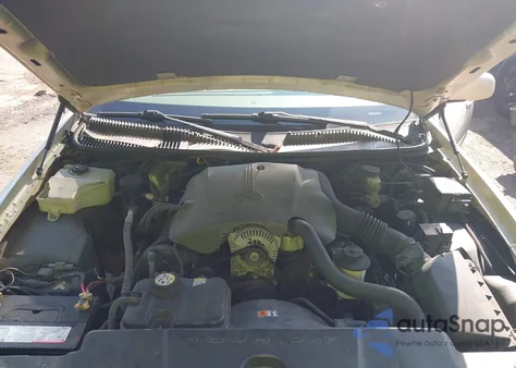 2001 Lincoln Town Car Cartier z USA, uszkodzony, nr VIN 1LNHM83W91Y707084